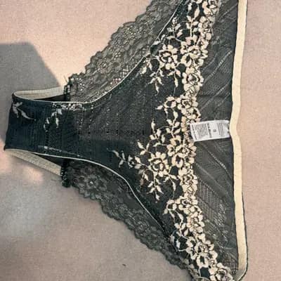 Dunkelgrün-beiger Spitzen-Slip Gr. S – persönlich getragen 🖤