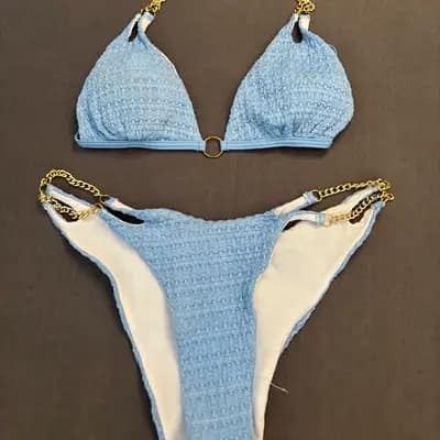 Hellblaues Bikini-Set mit Goldketten 💕 Zart von Tiny Forbidden