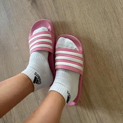 Getragene verschwitzte Adidas Socken
