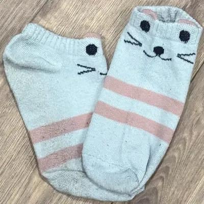 Süße Katzen-Söckchen – getragen für dich 🐱🩷