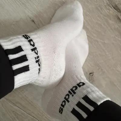 Ein bisschen von mir zum Mitnehmen – meine Adidas-Socken 🖤
