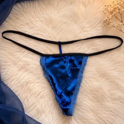 💙 Samtblaue Versuchung – frecher Tanga Gr. M 😈