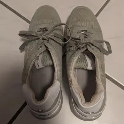 Gebrauchte dreckige Tom Tailor Sneaker in Größe 40 in der Farbe Mintgrün