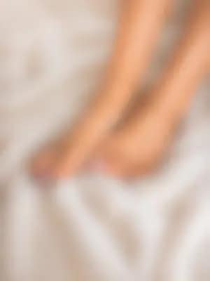 💕 5 süße Fußbilder – kleine Füße Größe 35