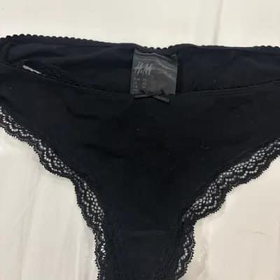 Getragener Schwarzer Slip Größe xs