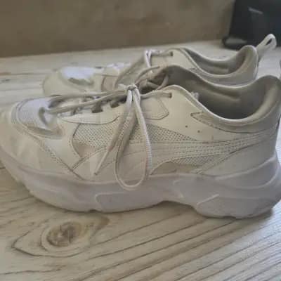Puma Sneaker getragen