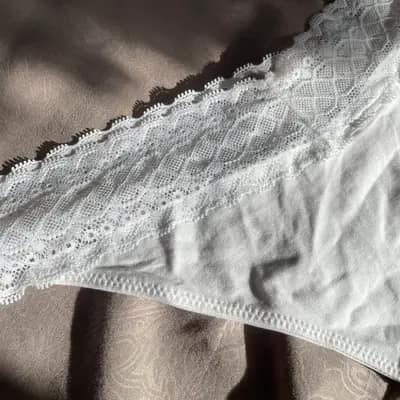 🤍 Pure White mit Spitze - getragener Tanga einer Rubens Lady