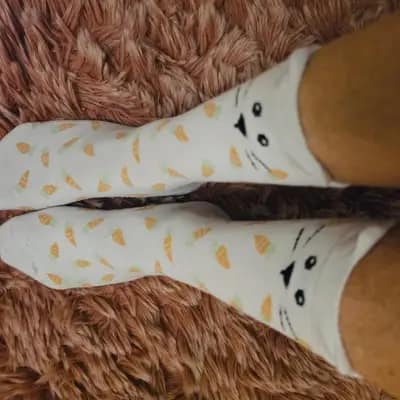 🐰 Weiße Socken mit Hase & Möhre 🥕