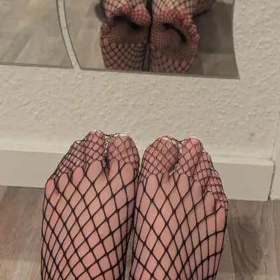 French Feet in Netzstrumpfhose 🖤 | Gr. 38
