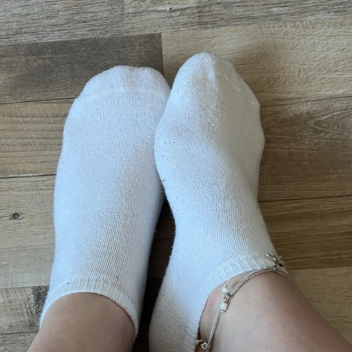 alte und benutzte weiße Socken