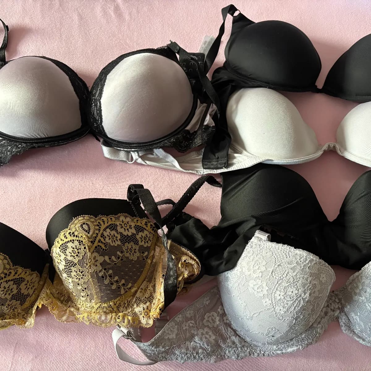 Heiße Dessous-Sammlung – Spitze, Schwarz & Weiß für echte Liebhaber 😈🖤