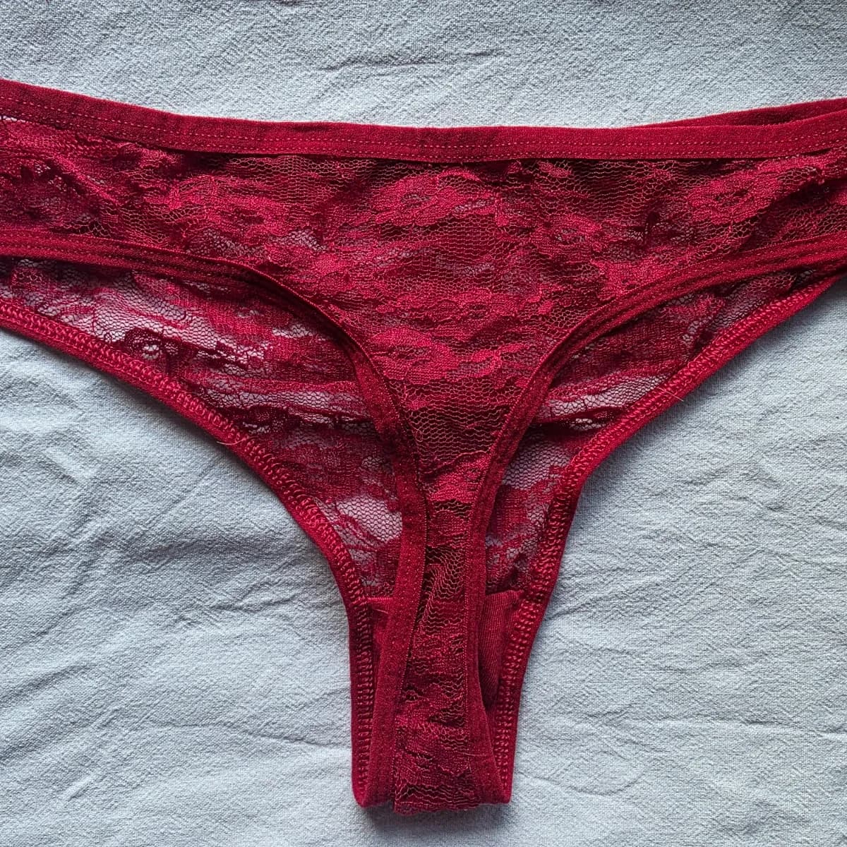 Bordeaux Love ❤️ – zarter Spitzen-String