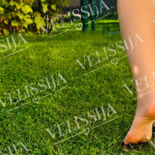 10 wundervolle Barfußbilder in verschiedenen Posen überwiegend Naturnah