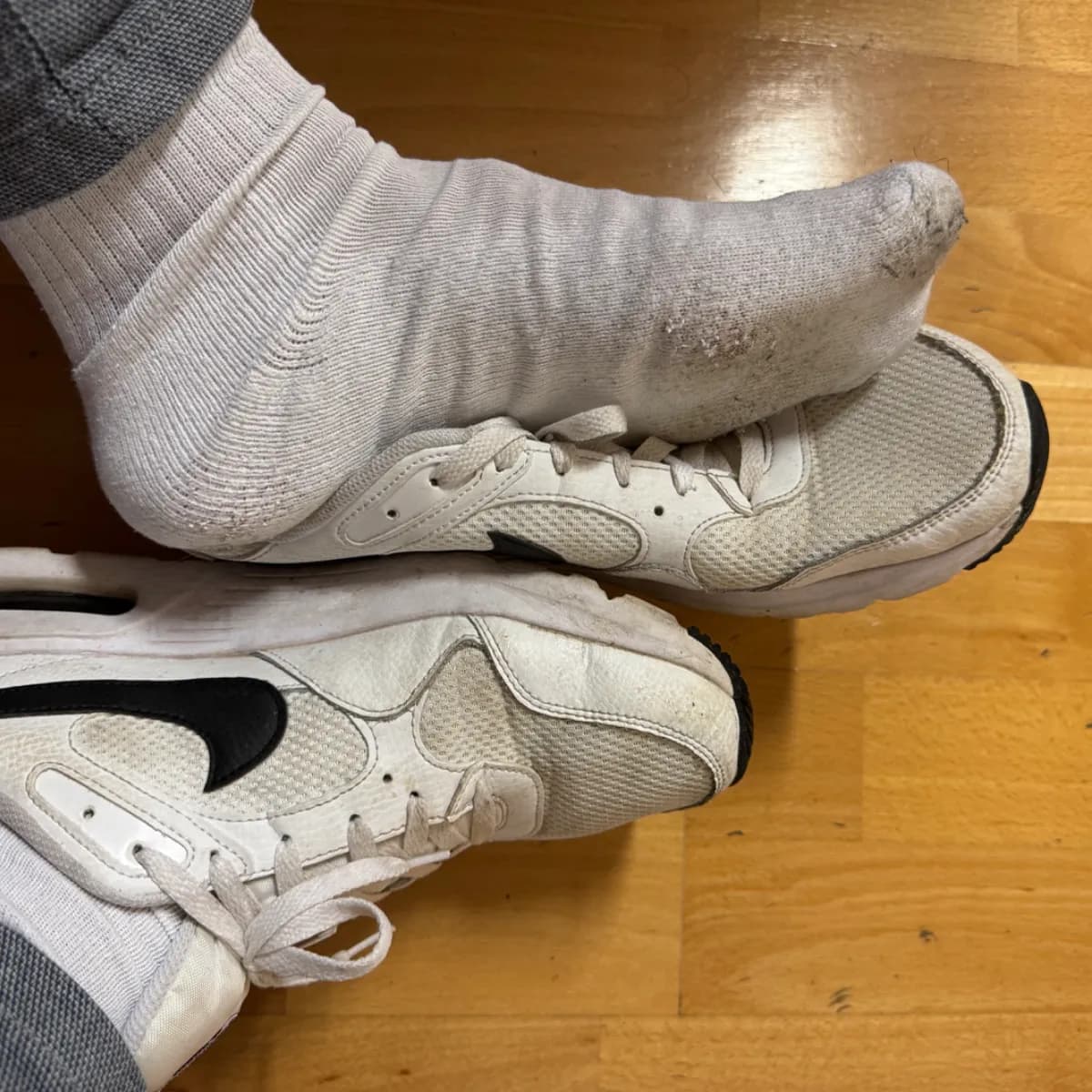 Getragene Sneaker – sportlich, authentisch & persönlich