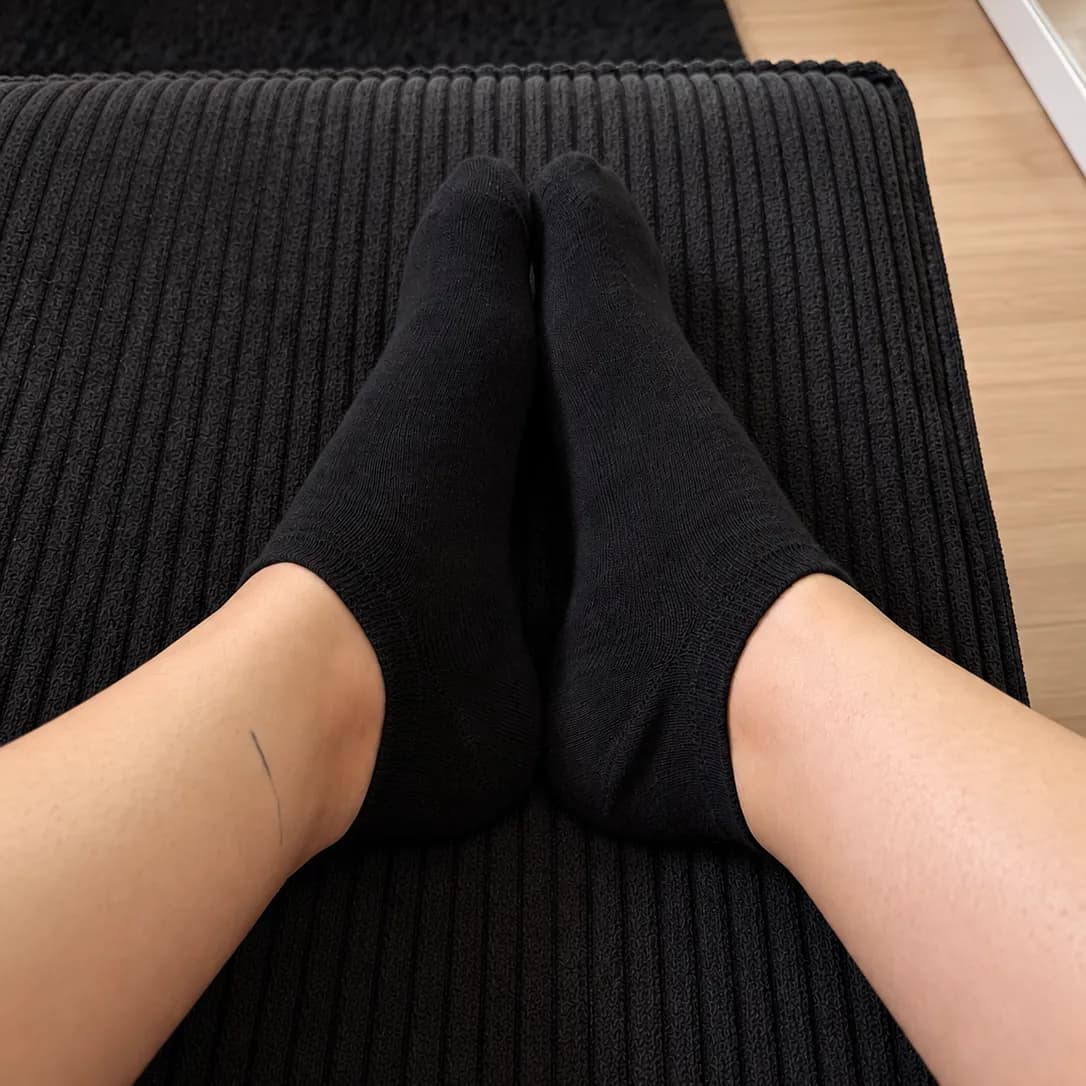 Schwarze Sneaker-Socken – 2 Tage getragen 🖤
