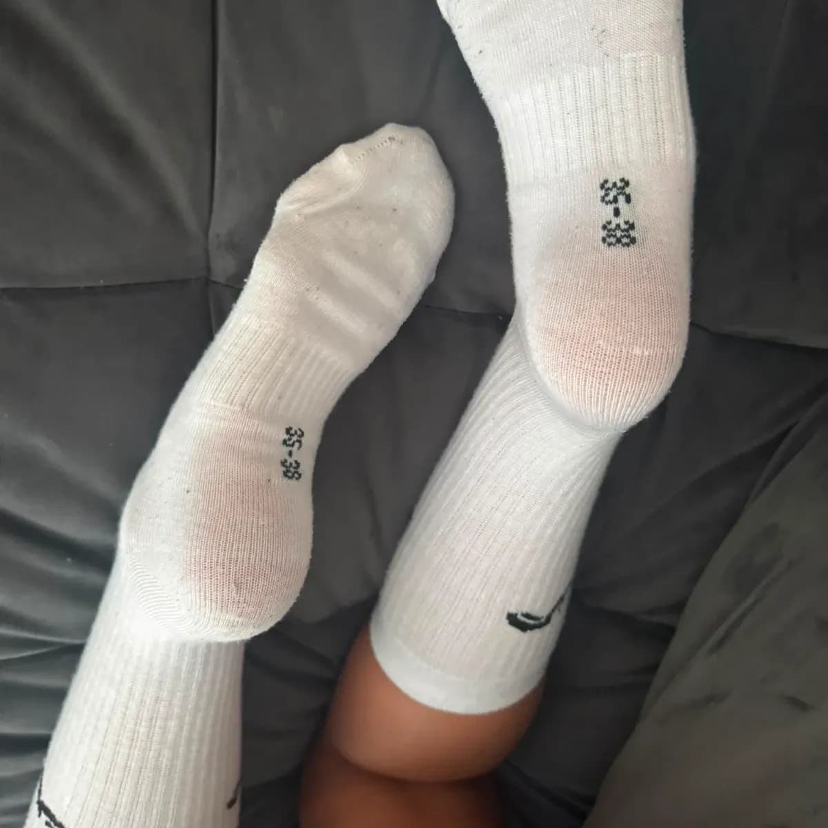 Süße getragene Sport Socken Gr. 35